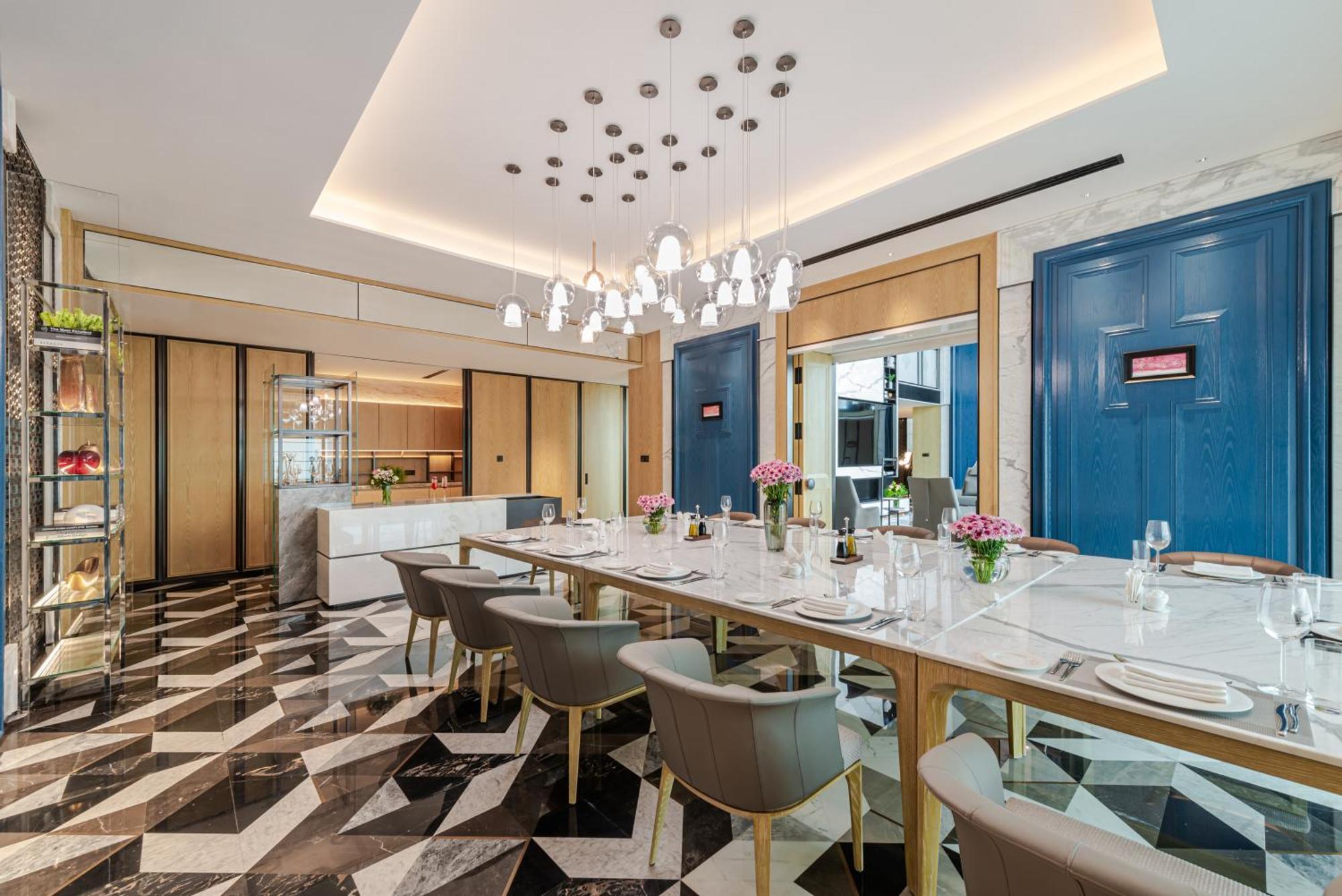 Narcissus The Royal Hotel Riyadh Exteriör bild The Club at Hong Kong International Airport
