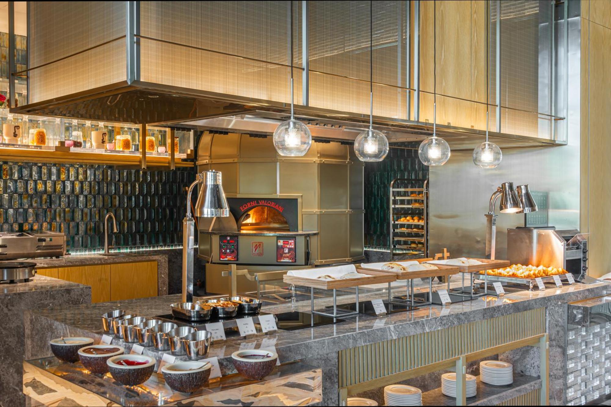 Narcissus The Royal Hotel Riyadh Exteriör bild The kitchen at the restaurant